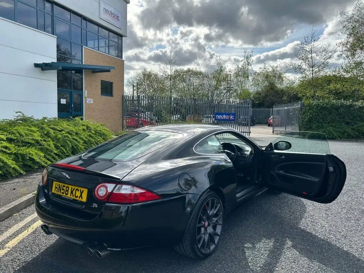 2008-jaguar-xkr-42-coupe-big-10