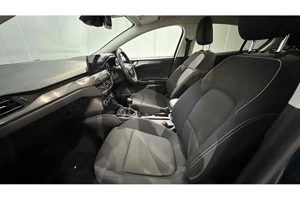 2019-ford-focus-10t-titanium-ss-hatchback-big-14