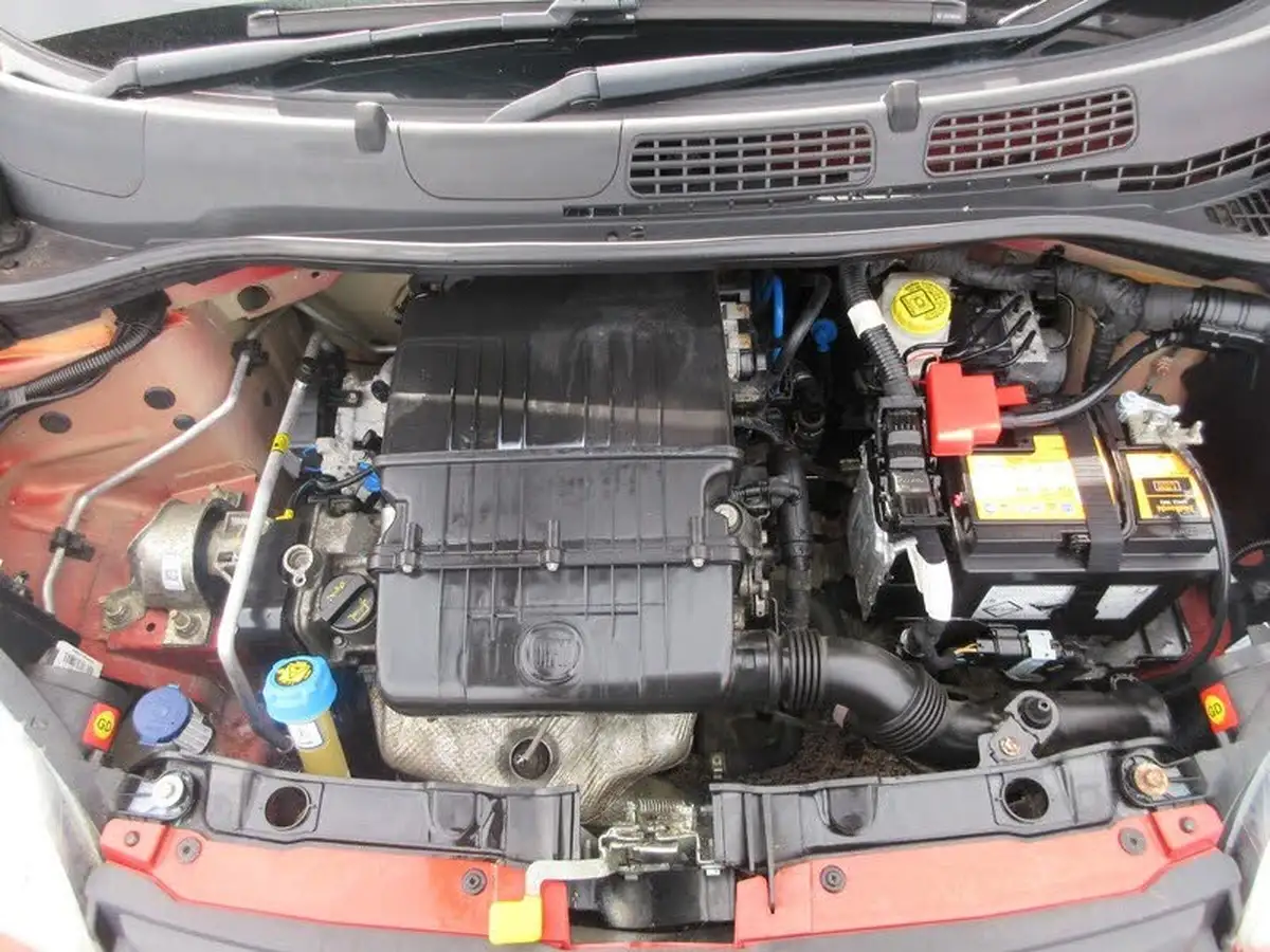 2014-fiat-panda-12-lounge-big-20