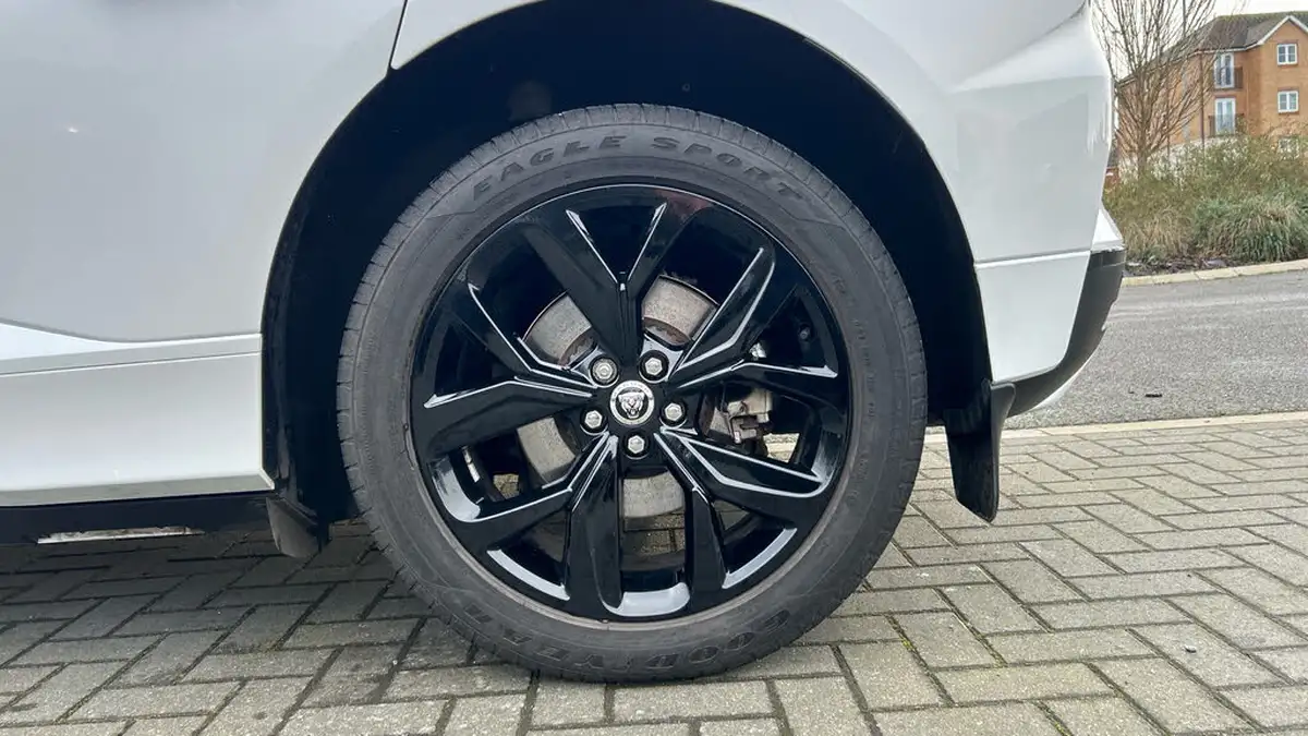 2023-jaguar-i-pace-ev400-r-dynamic-hse-black-big-7