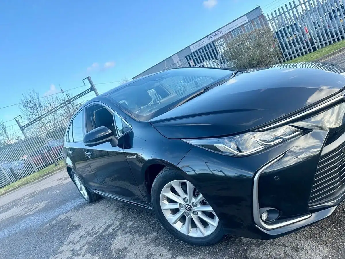 2020-toyota-corolla-18-vvt-i-icon-tech-saloon-4d-big-11