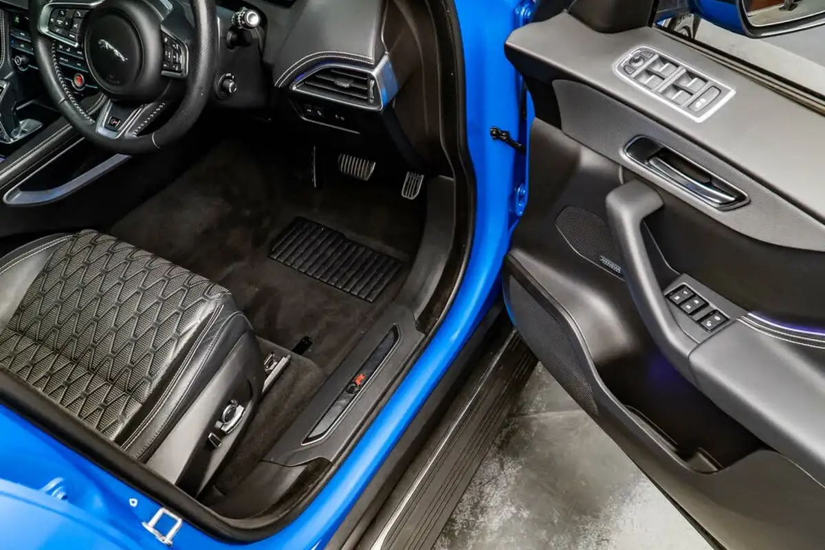 2020-jaguar-f-pace-50-v8-sc-svr-big-27
