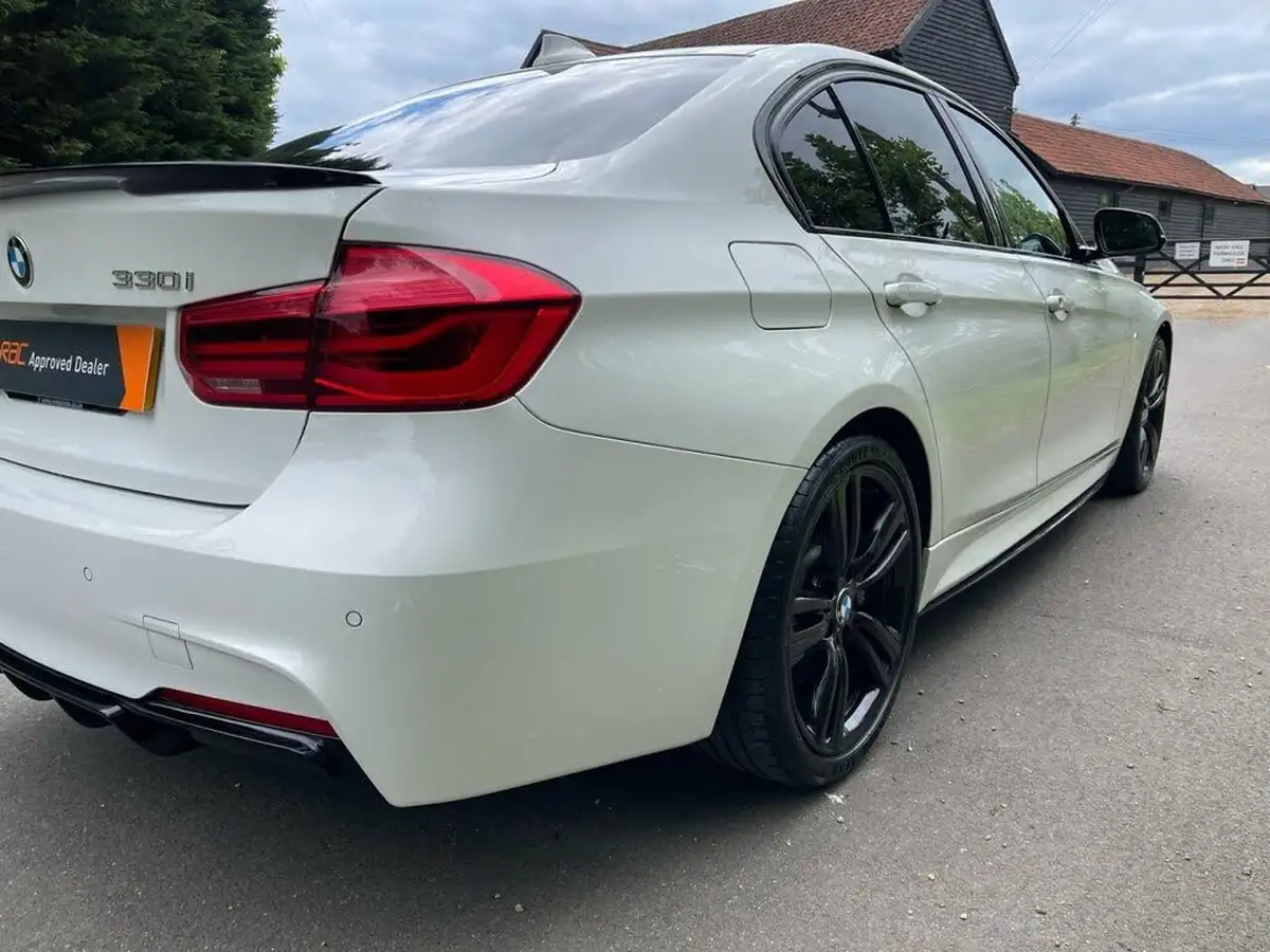 2017-bmw-3-series-20-330i-m-sport-saloon-4d-auto-big-19