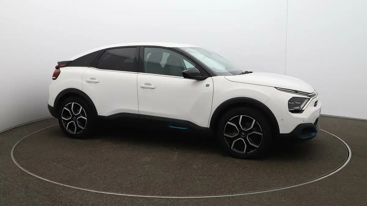 2022-citroen-c4-e-shine-big-39