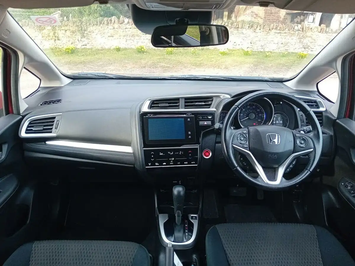 2019-honda-jazz-13-i-vtec-ex-navi-cvt-big-37