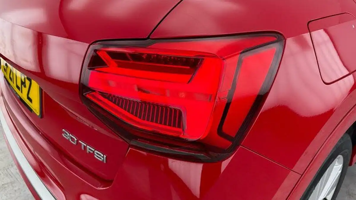 2021-audi-q2-10-30-tfsi-s-line-big-28