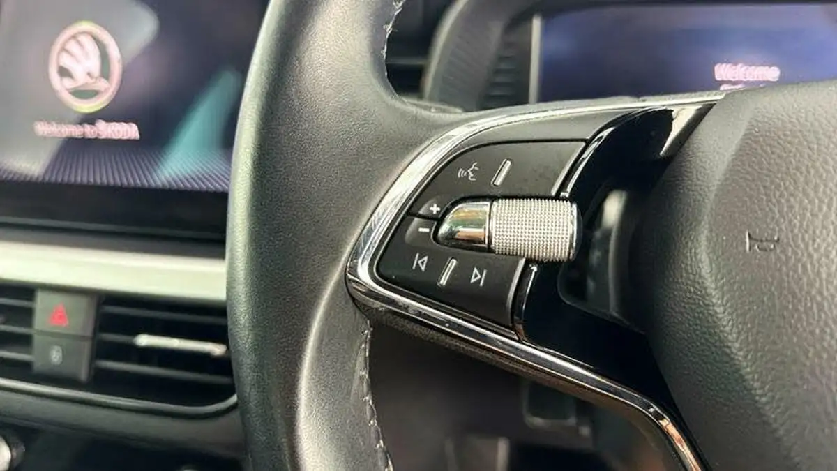 2021-skoda-kamiq-10-tsi-se-l-109ps-dsg-big-22