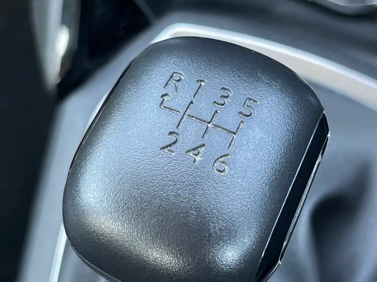 2022-peugeot-208-12-puretech-active-premium-100bhp-big-22