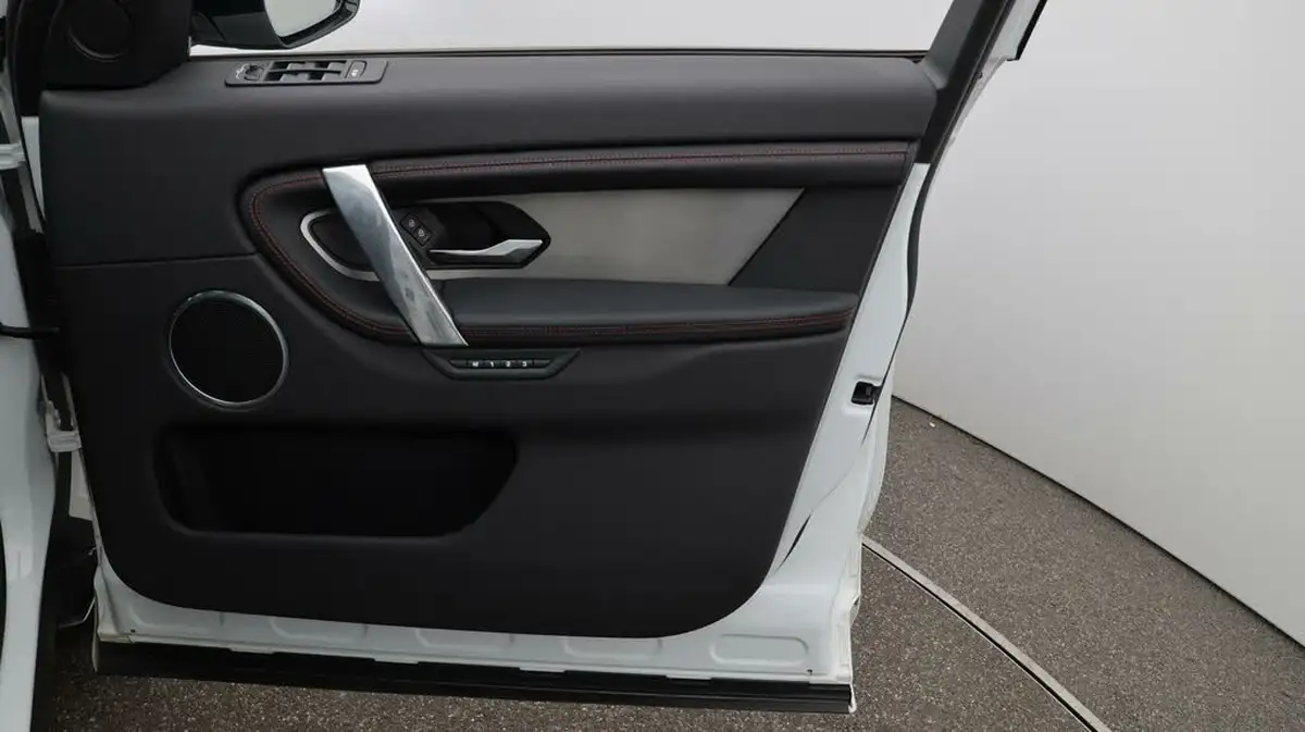 2021-land-rover-discovery-sport-15-p300e-r-dynamic-se-big-15