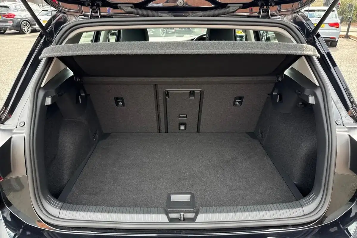2020-volkswagen-golf-15-etsi-life-150ps-hatchback-big-7