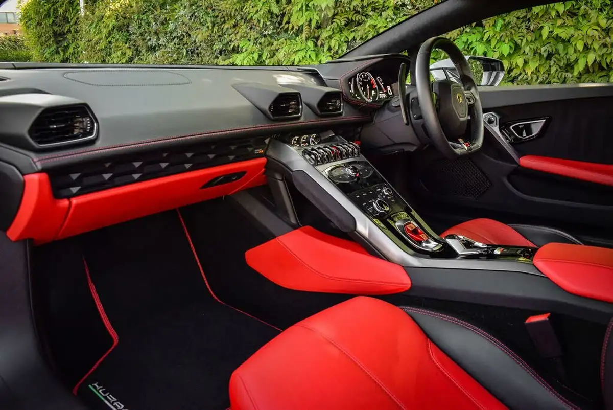 2017-lamborghini-huracan-52-lp-580-2-big-5