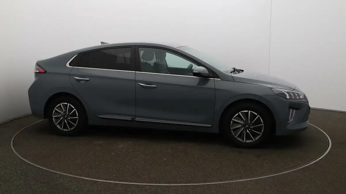 2022-hyundai-ioniq-e-premium-se-electric-big-39