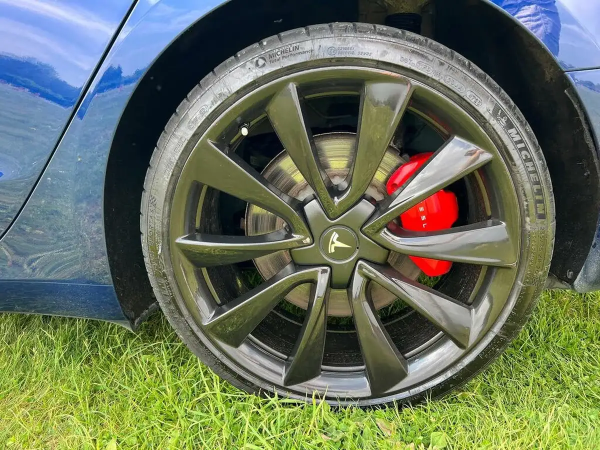 2019-tesla-model-3-e-4x4-performance-pack-big-26