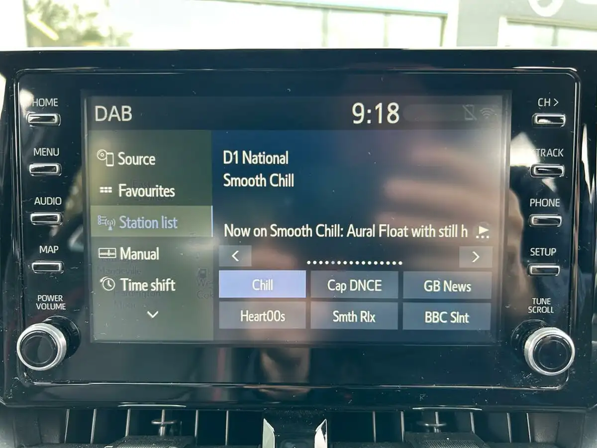 2019-toyota-corolla-18-vvt-i-excel-trk-hatchback-big-13