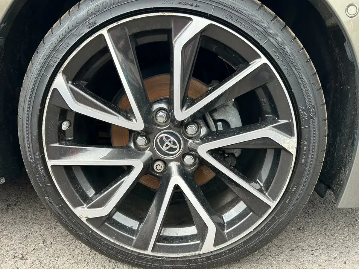 2019-toyota-corolla-18-vvt-i-excel-trk-hatchback-big-37