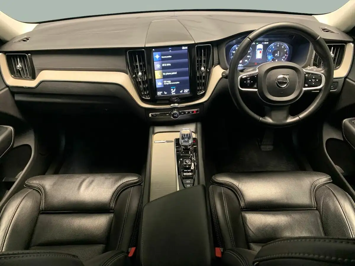 2020-volvo-xc60-20-b5-inscription-awd-big-6