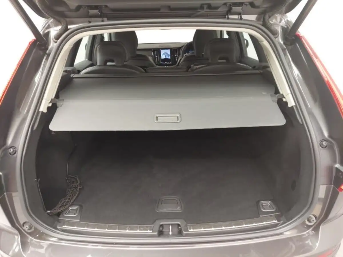 2023-volvo-xc60-20-b5-plus-big-7