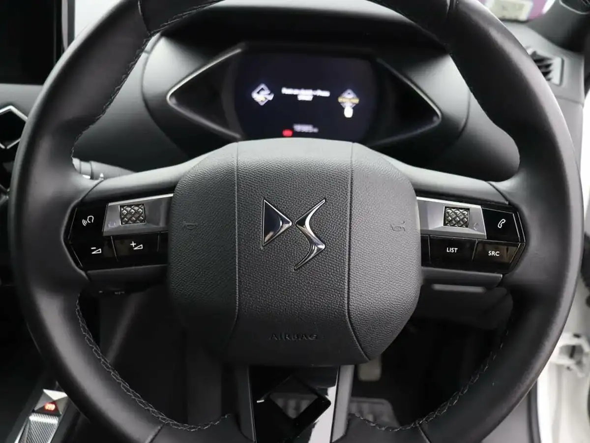 2022-ds-ds-3-crossback-12-puretech-bastille-100ps-big-30