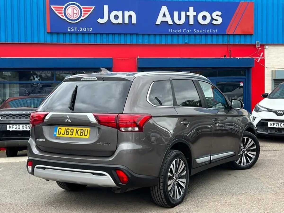 2019-mitsubishi-outlander-20-exceed-big-33