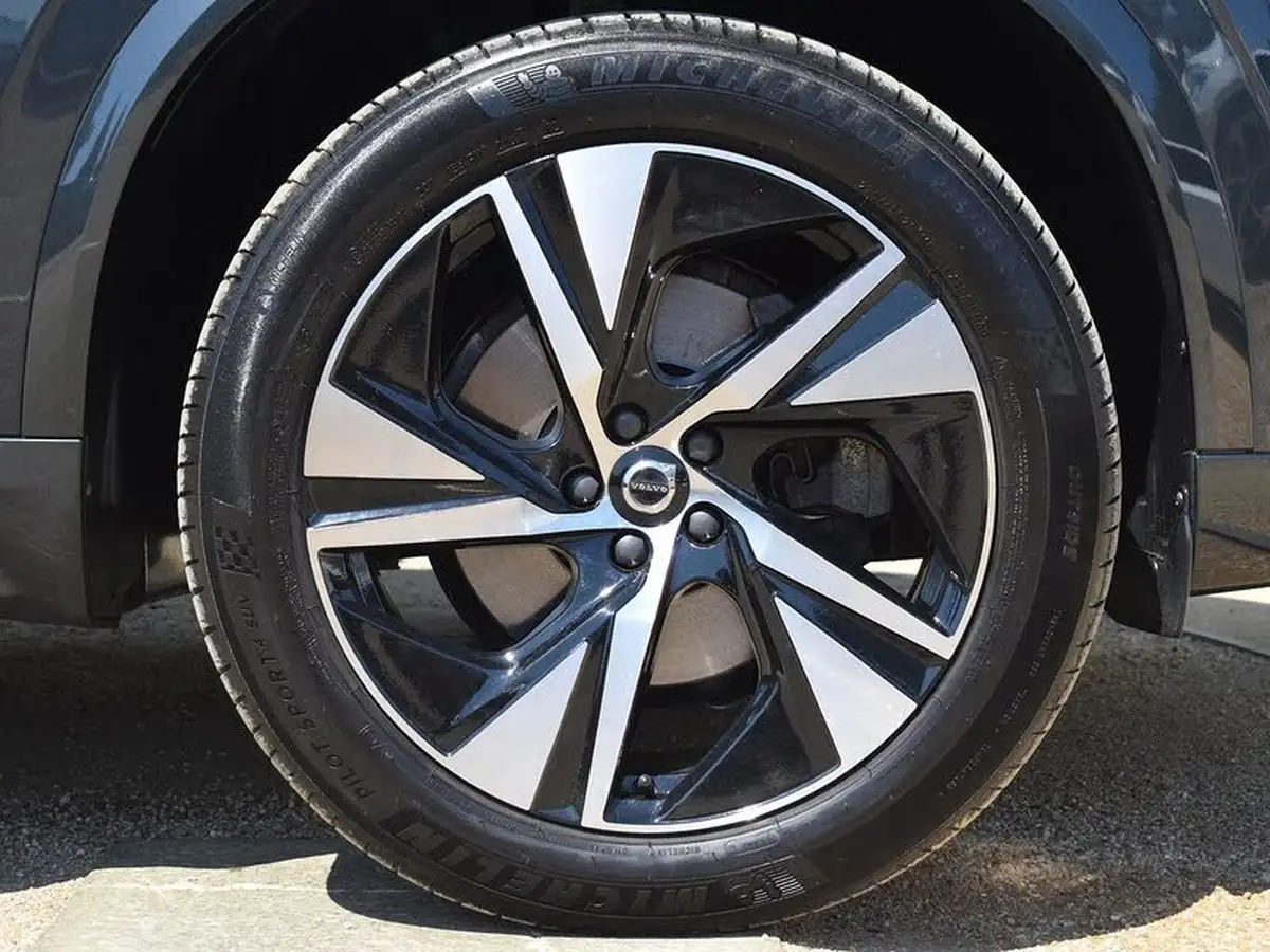 2022-volvo-xc90-20td-b5-r-design-big-27