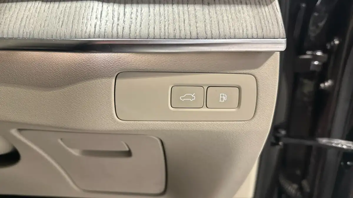 2024-volvo-xc90-20-t8-ultimate-dark-big-28