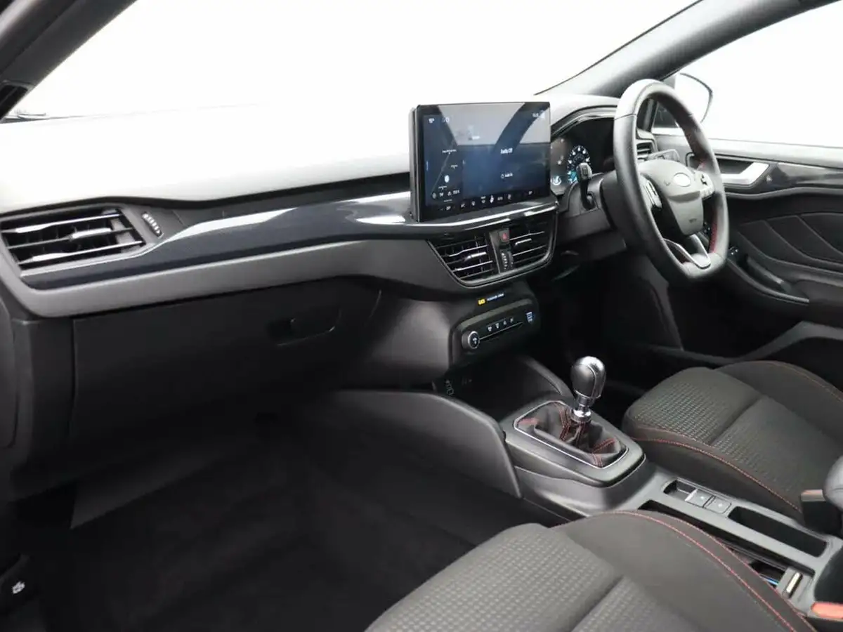 2023-ford-focus-10t-st-line-125ps-hatchback-big-12