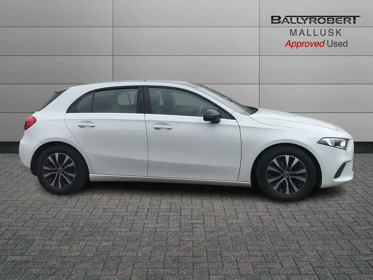 2021-mercedes-benz-a-class-13-a180-se-7g-dct-big-8