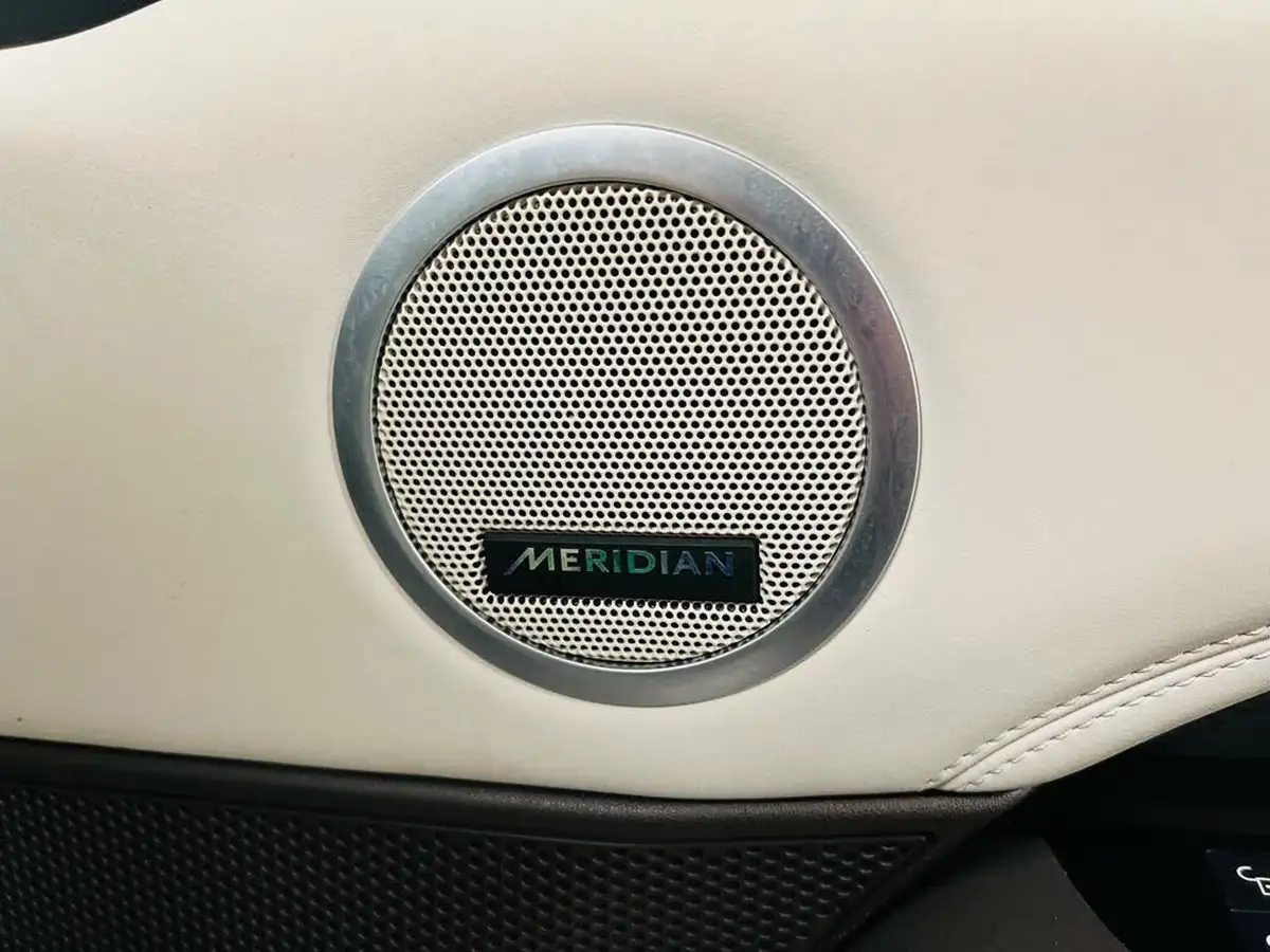 2019-land-rover-discovery-20-sd4-hse-big-44