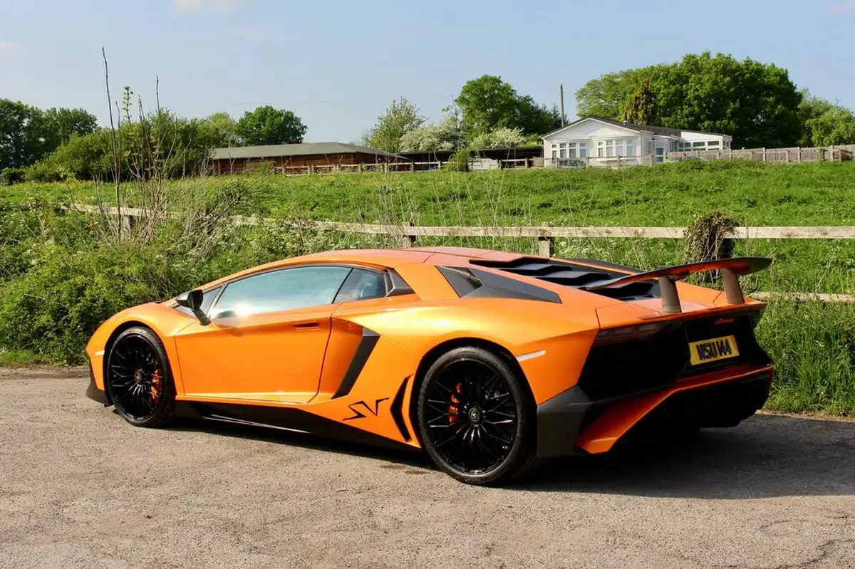 2016-lamborghini-aventador-65-lp-750-4-superveloce-coupe-big-13