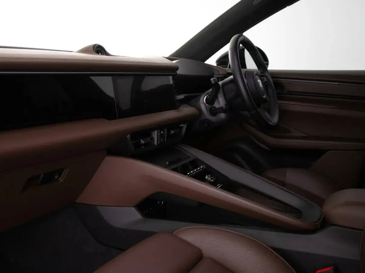 2024-porsche-macan-e-turbo-electric-big-9
