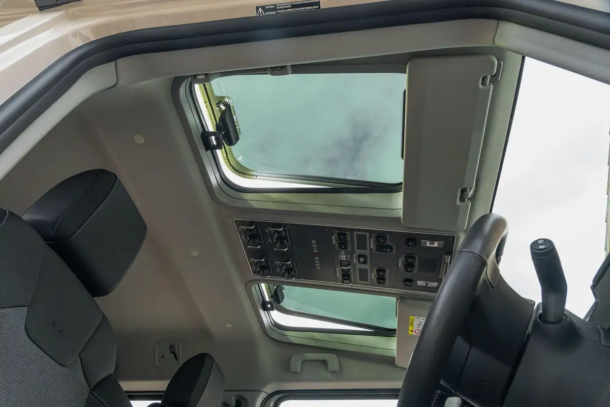 2024-ineos-grenadier-30-286pseu6d2-seat-commercial-panel-van-big-3