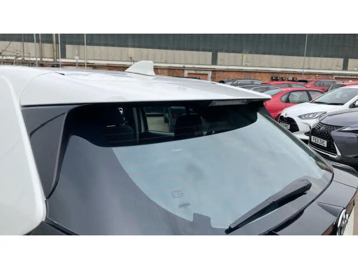 2023-toyota-yaris-cross-15-vvt-i-icon-big-23