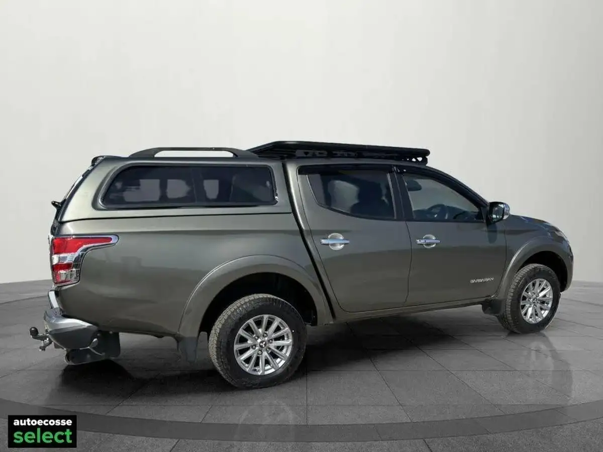 2016-mitsubishi-l200-24di-d-barbarian-big-8
