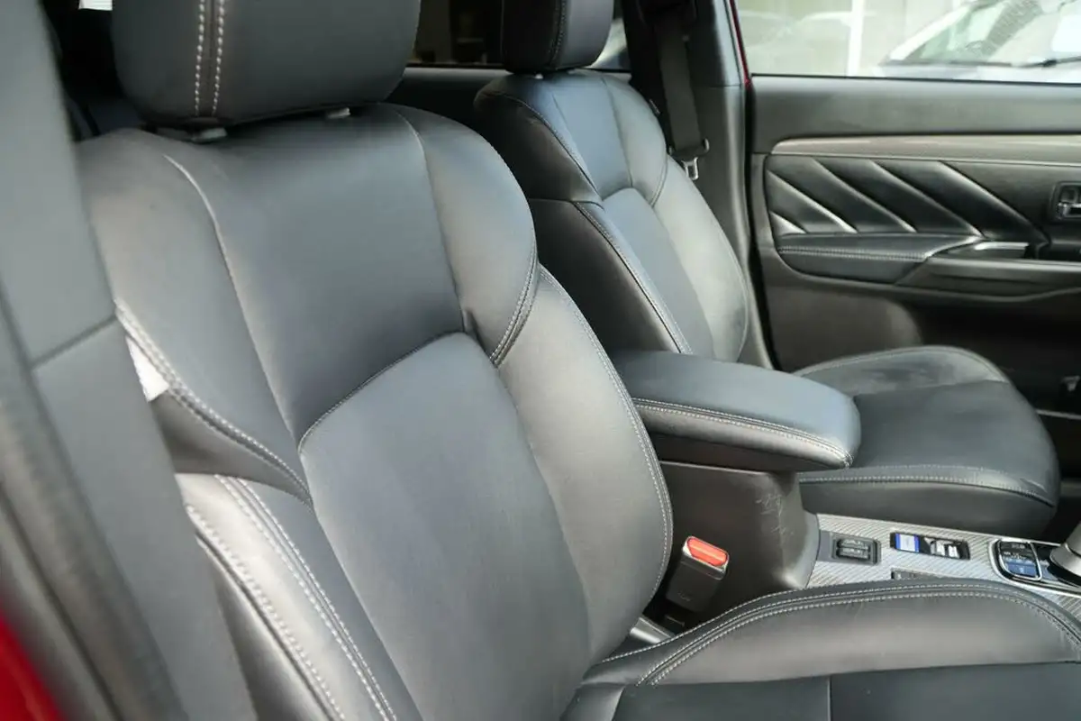 2021-mitsubishi-outlander-24-dynamic-phev-big-18