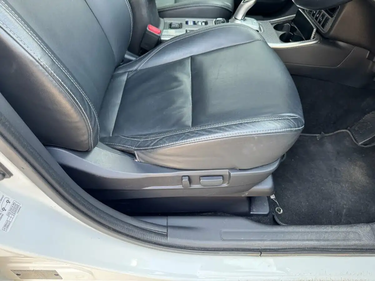 2019-mitsubishi-outlander-24-4h-phev-big-27