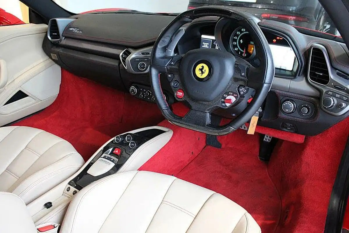 2012-ferrari-458-45-italia-big-12