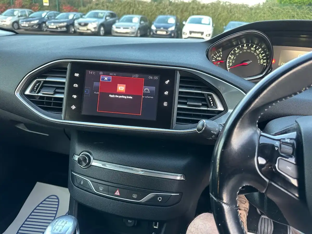 2017-peugeot-308-16-bluehdi-allure-big-12