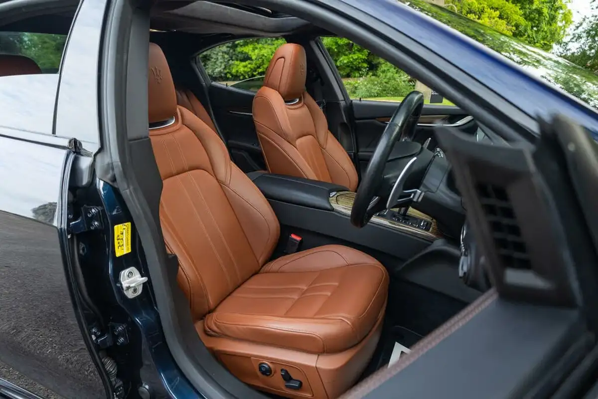 2020-maserati-ghibli-30td-gransport-big-3