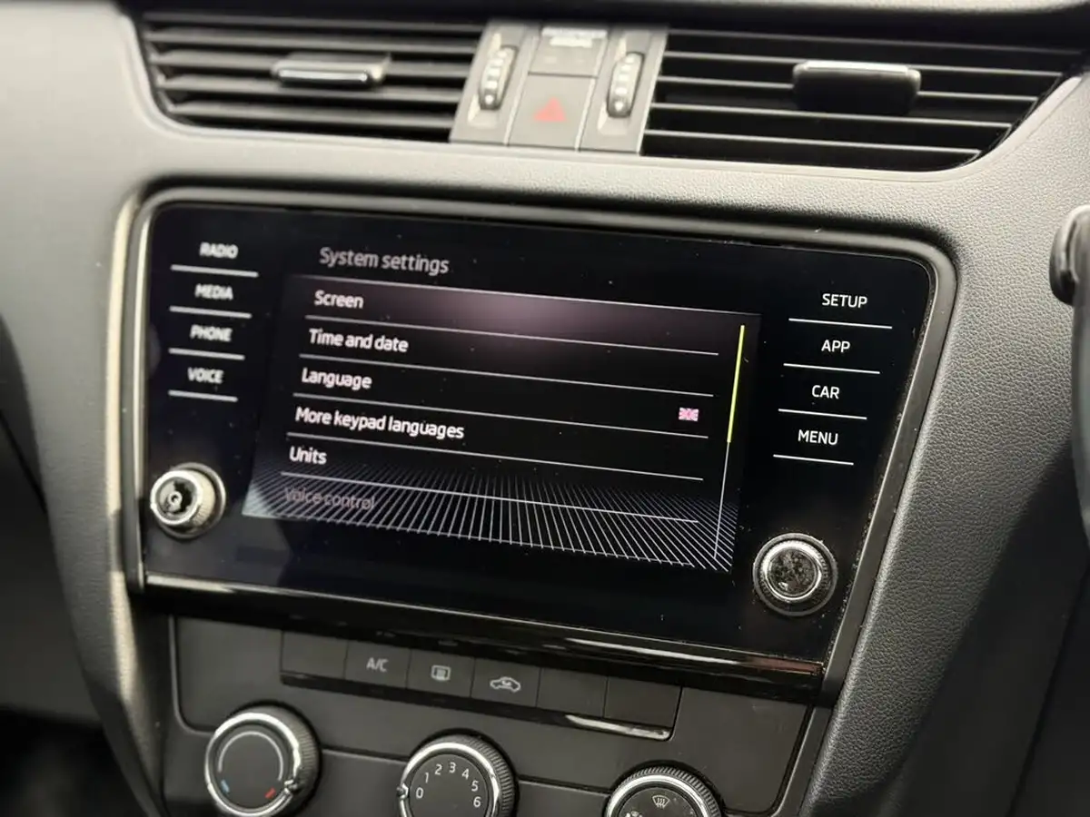 2020-skoda-octavia-10-tsi-s-hatchback-big-35