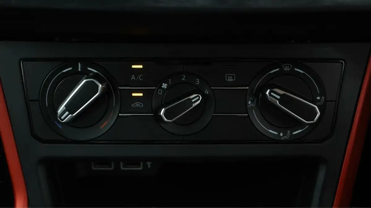 2019-volkswagen-polo-20-tsi-gti-big-11