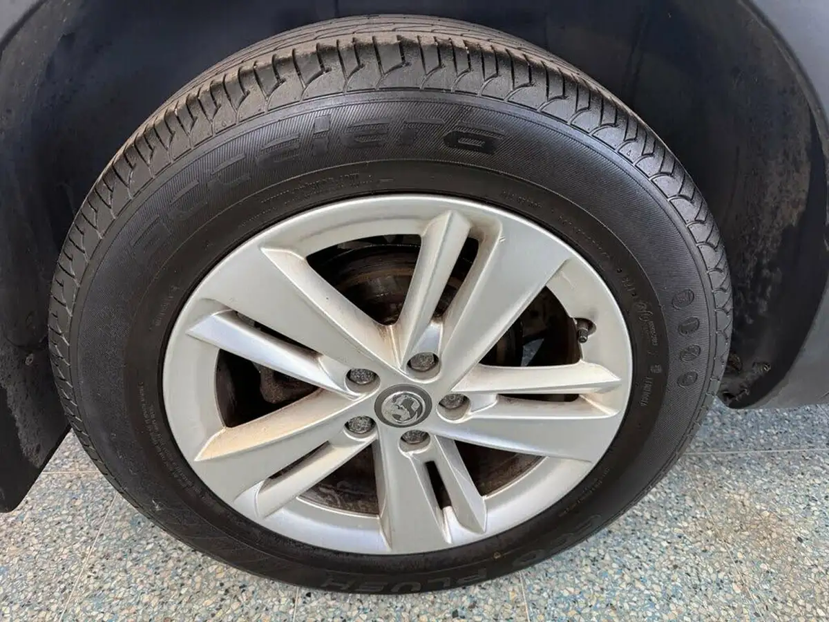 2018-vauxhall-grandland-x-12-se-130ps-big-2