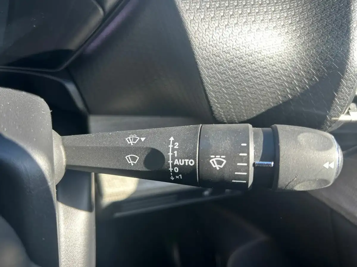 2023-citroen-c5-x-12-puretech-shine-big-37