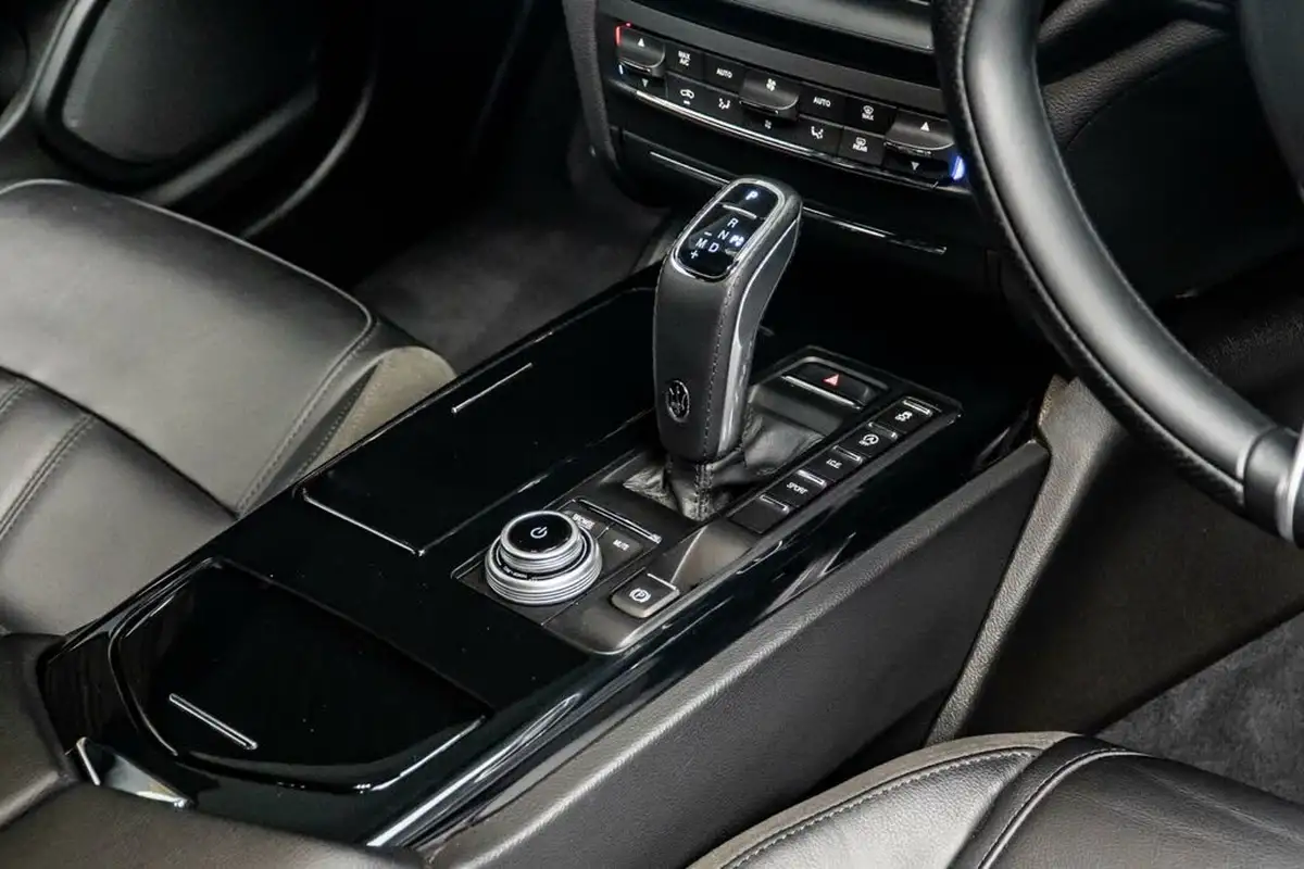2022-maserati-ghibli-20-gt-1998cc-big-33