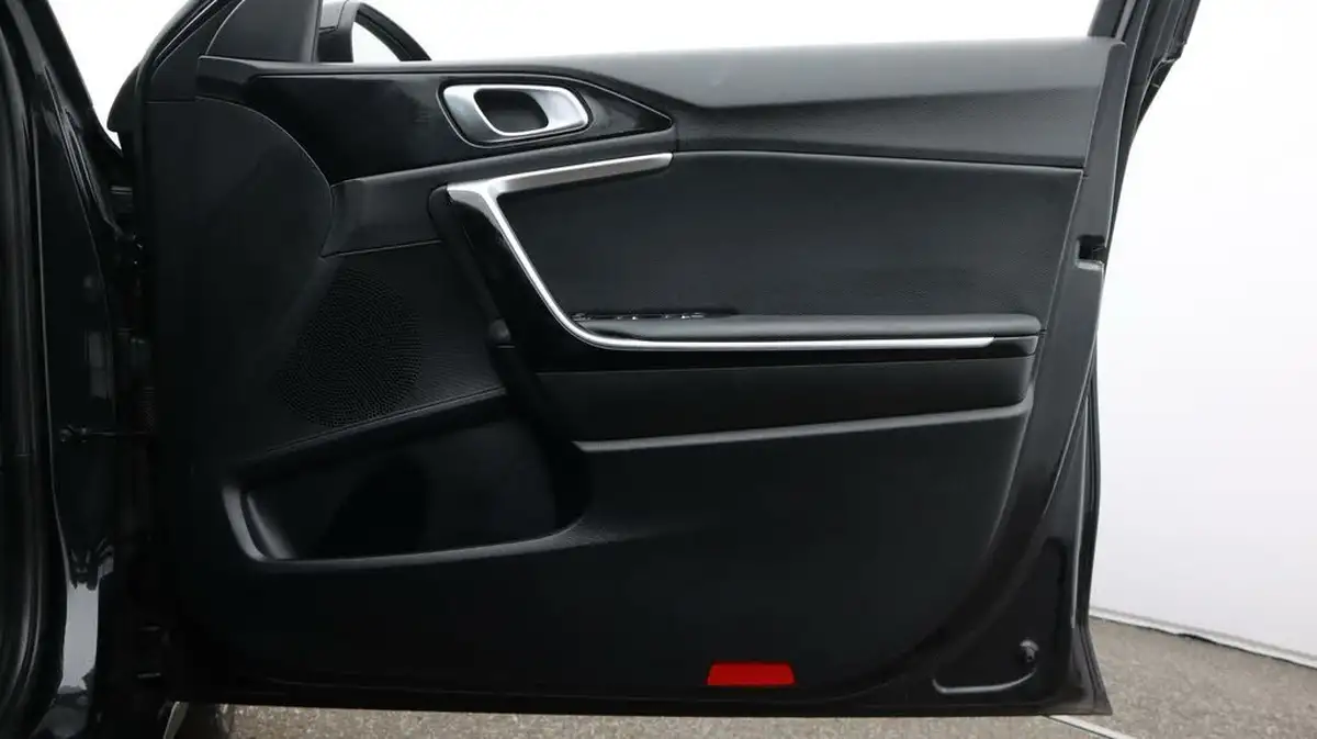 2022-kia-ceed-15-t-gdi-3-sportswagon-big-15