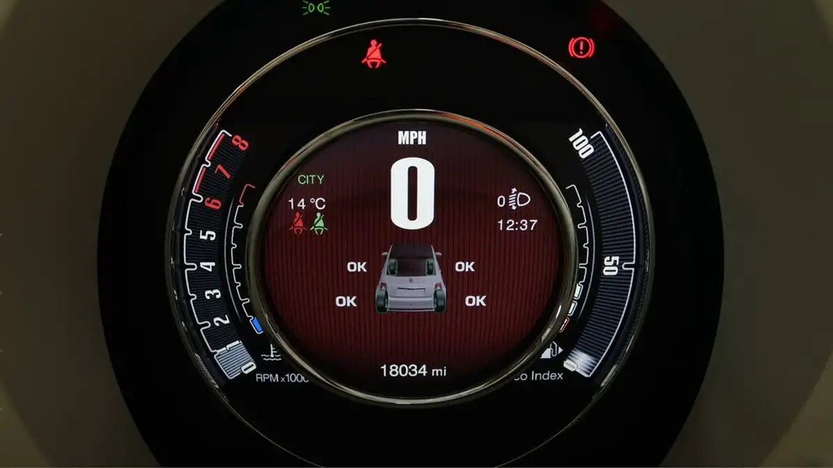 2022-fiat-500c-10-dolcevita-plus-big-12