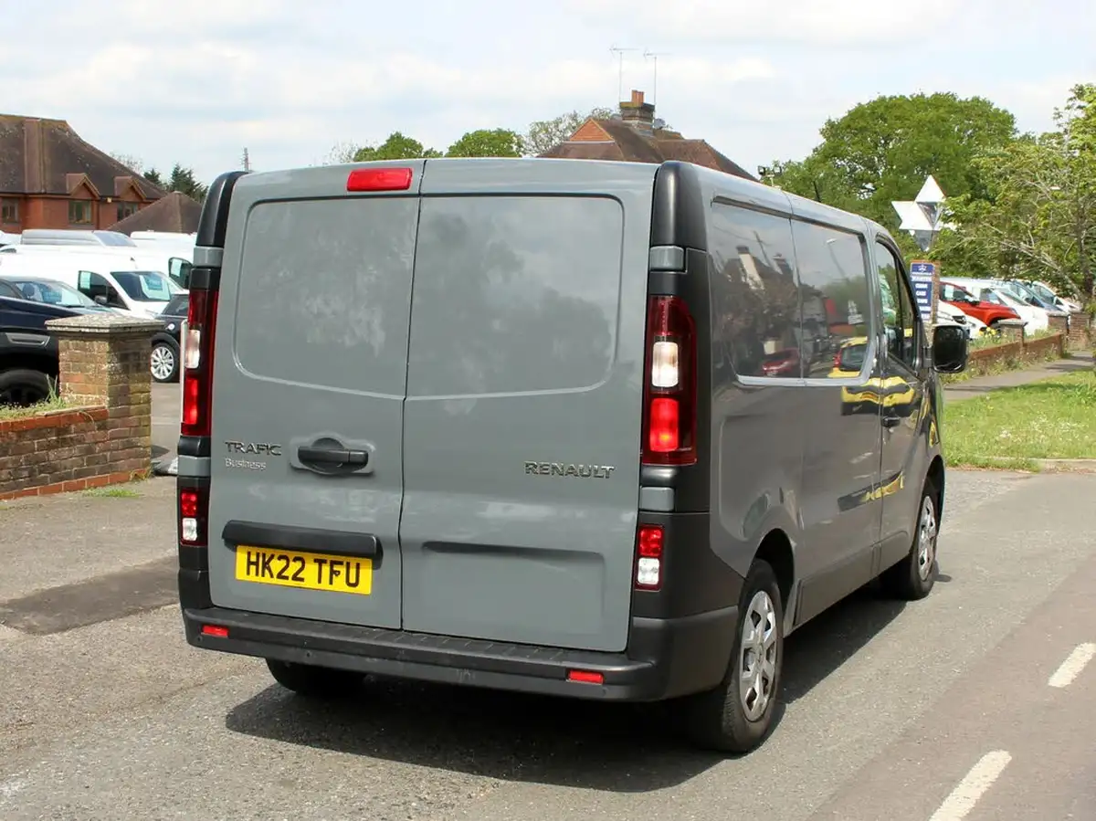 2022-renault-trafic-20dci-sl28-130-business-big-5