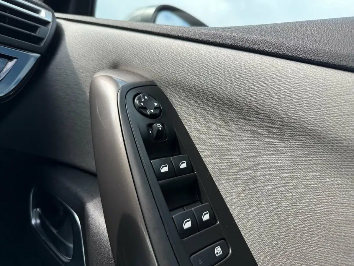 2018-citroen-grand-c4-spacetourer-15bluehdi-flair-big-11