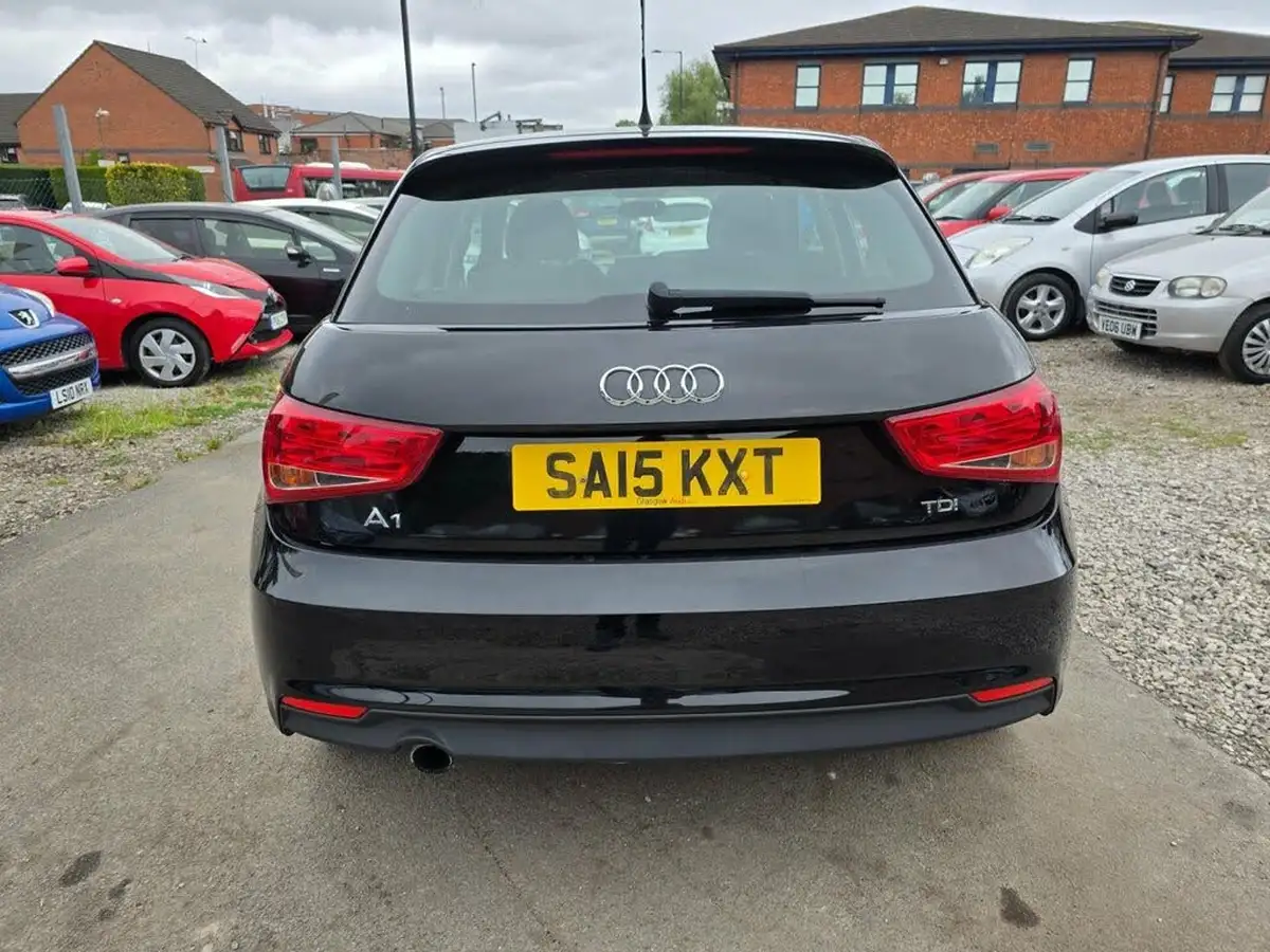 2015-audi-a1-16tdi-sportback-5d-big-21