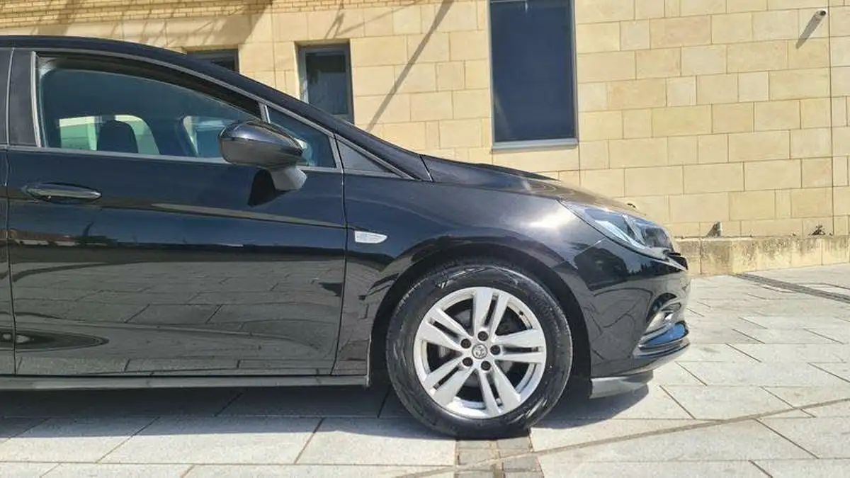 2018-vauxhall-astra-16cdti-tech-line-nav-110ps-ssecotec-hatchback-big-7