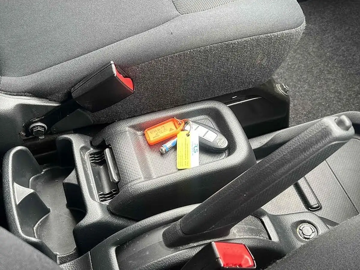 2019-nissan-env200-e-acenta-panel-van-auto-big-29